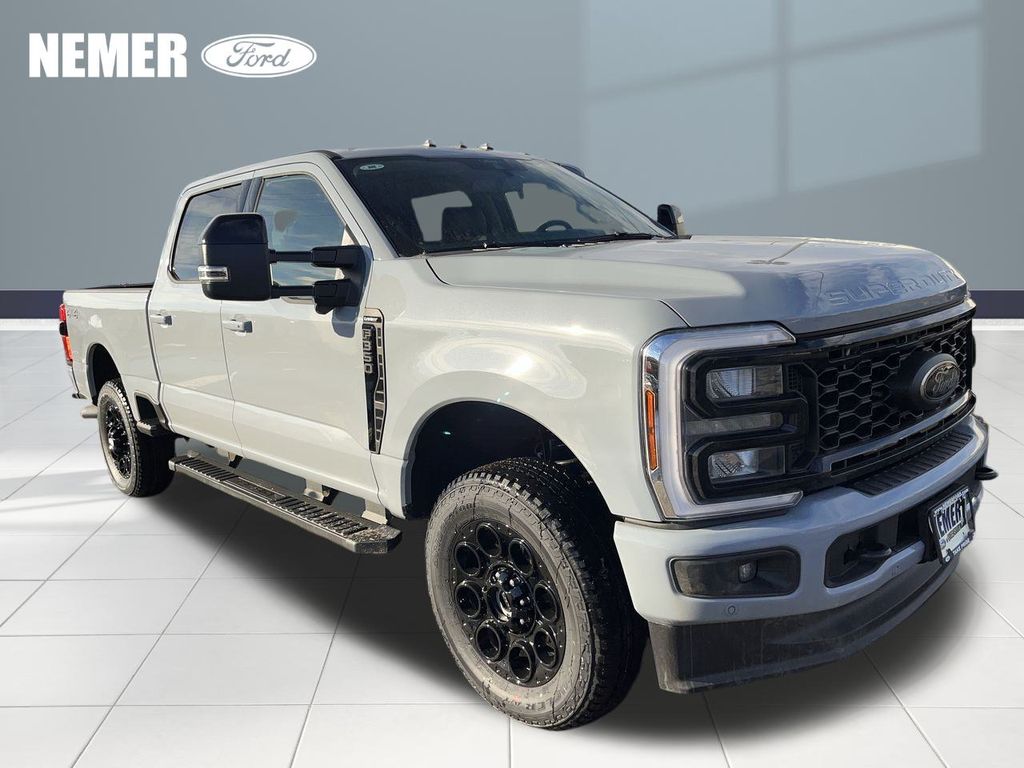 2026 Ford F-350 Super Duty Lariat's photo