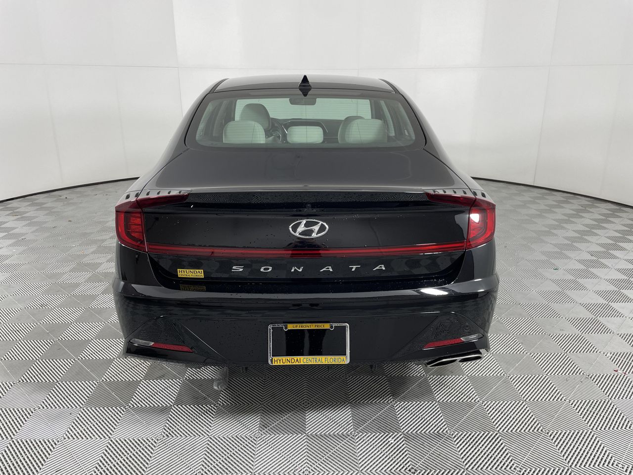 2025 Hyundai Venue Limited photo 3