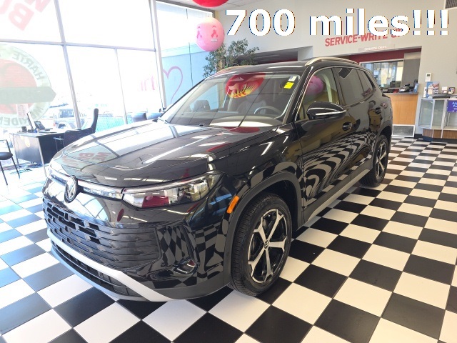 2025 Volkswagen Tiguan SE's photo