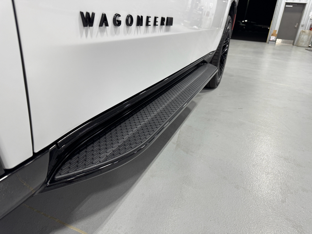 2025 Jeep Wagoneer Series II Carbide photo 22