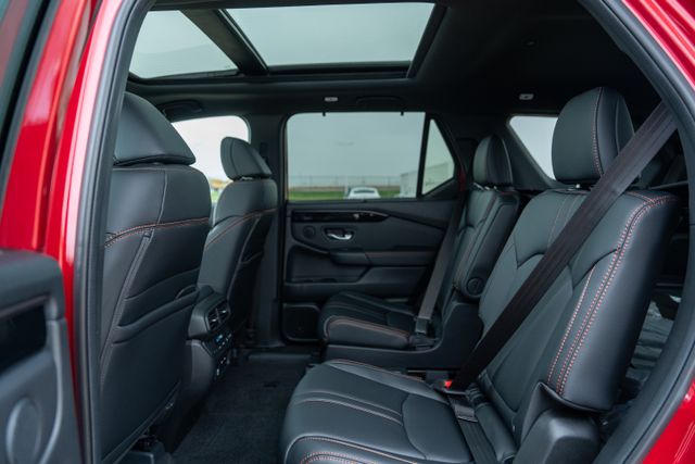 2025 Honda Pilot TrailSport photo 13