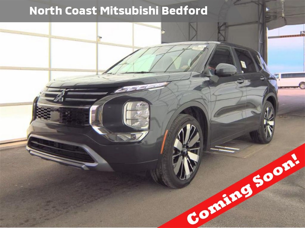 2025 Mitsubishi Outlander SE's photo