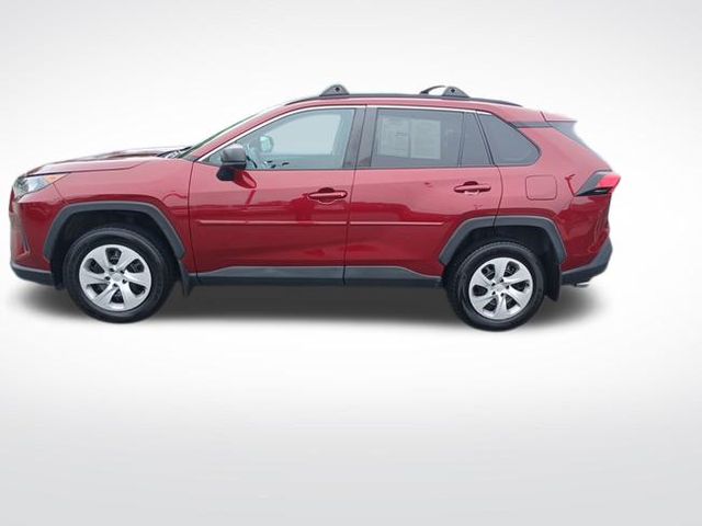 2021 Toyota RAV4 LE photo 4