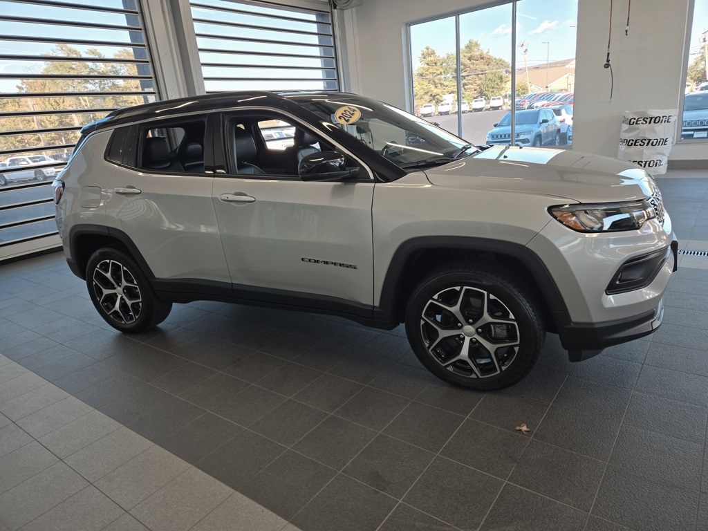 2024 Jeep Compass Limited photo 3