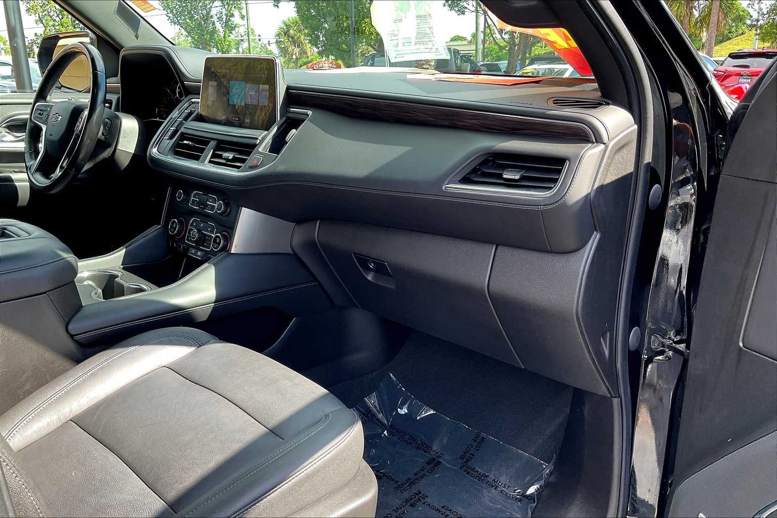 2021 Chevrolet Suburban Z71 photo 14