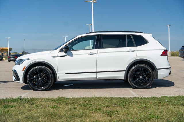 2022 Volkswagen Tiguan SE R-Line Black photo 4