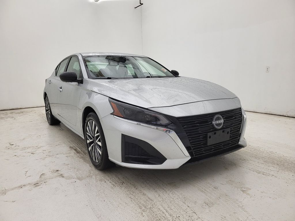 2024 Nissan Altima 2.5 SV photo 8