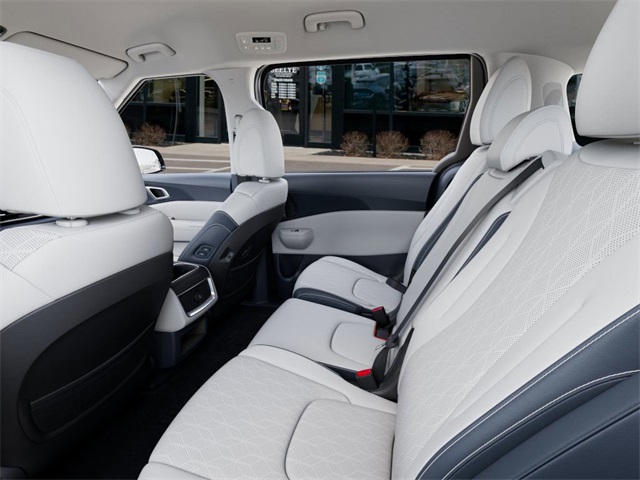 2026 Kia Carnival EX photo 7