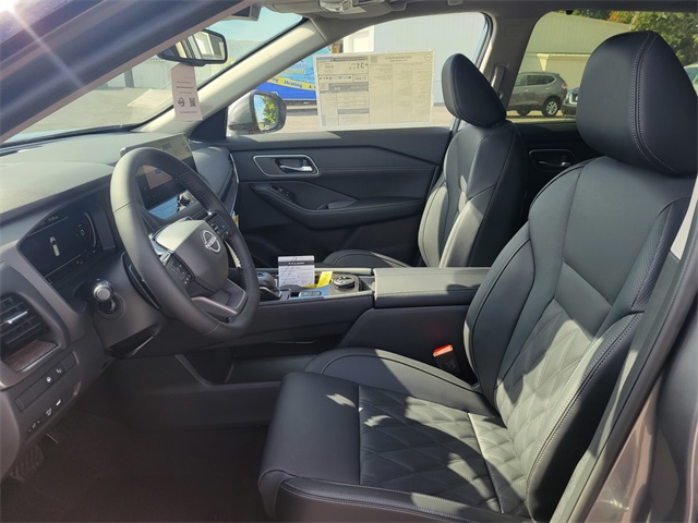2026 Nissan Rogue Platinum photo 10