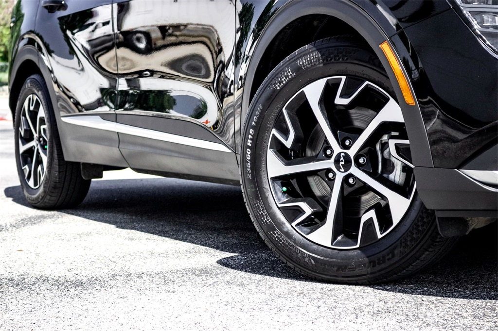 2025 Kia Sportage EX photo 2