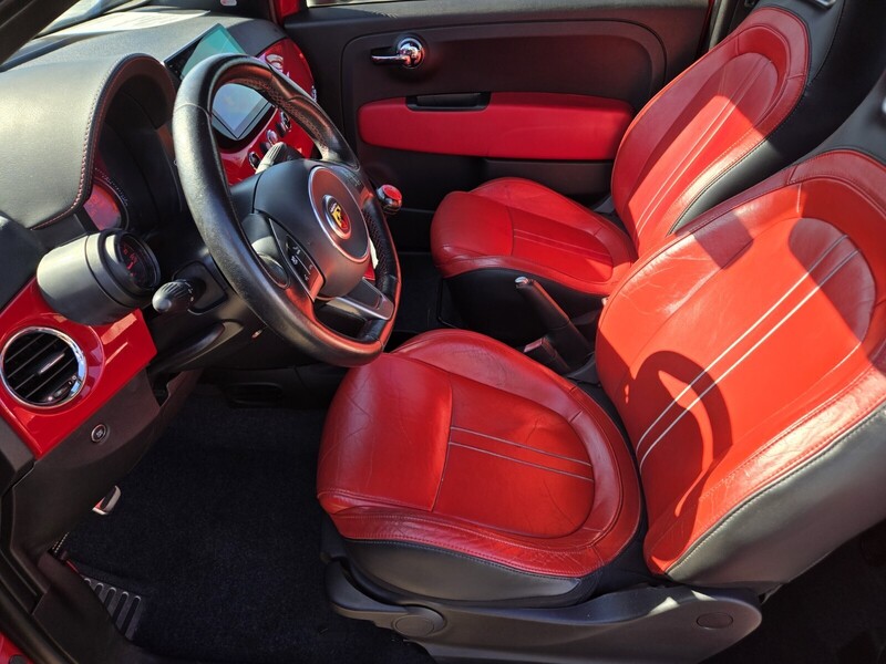 2013 Fiat 500 Abarth photo 10