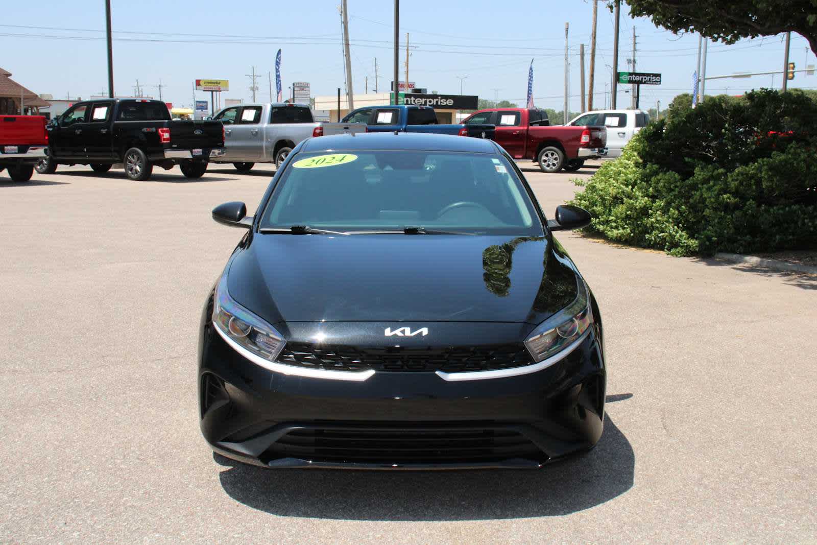 2024 Kia Forte LXS photo 4