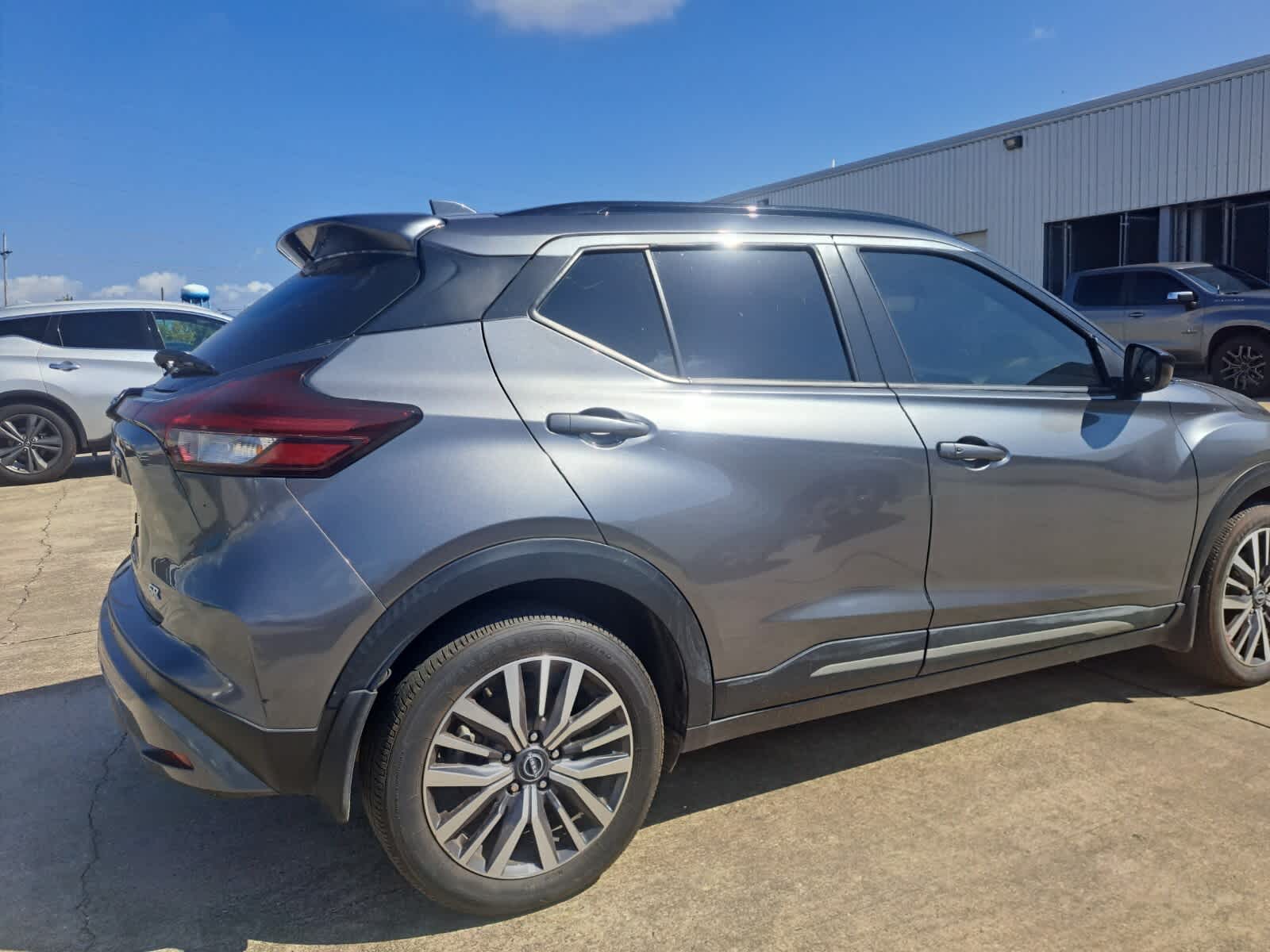 2024 Nissan Kicks SR photo 4