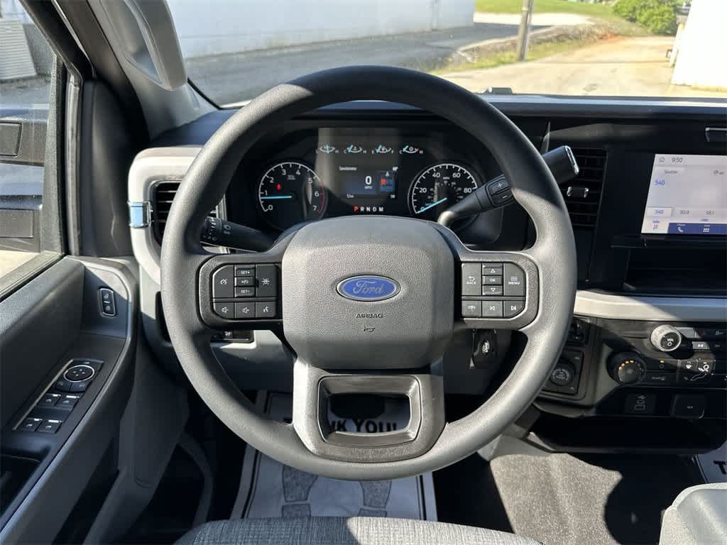 2025 Ford F-350 XLT photo 29