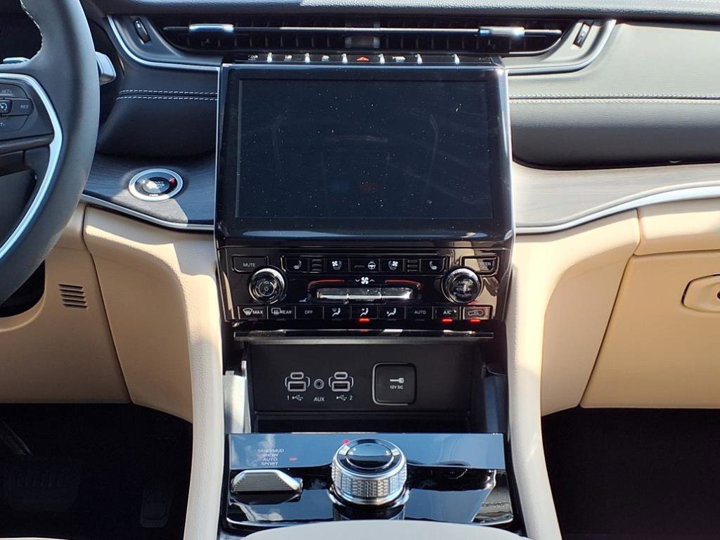 2025 Jeep Grand Cherokee Limited photo 6