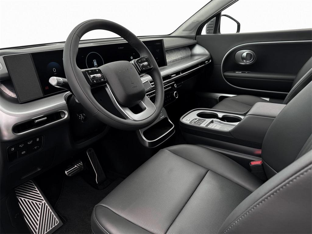 2026 Hyundai Ioniq photo 7