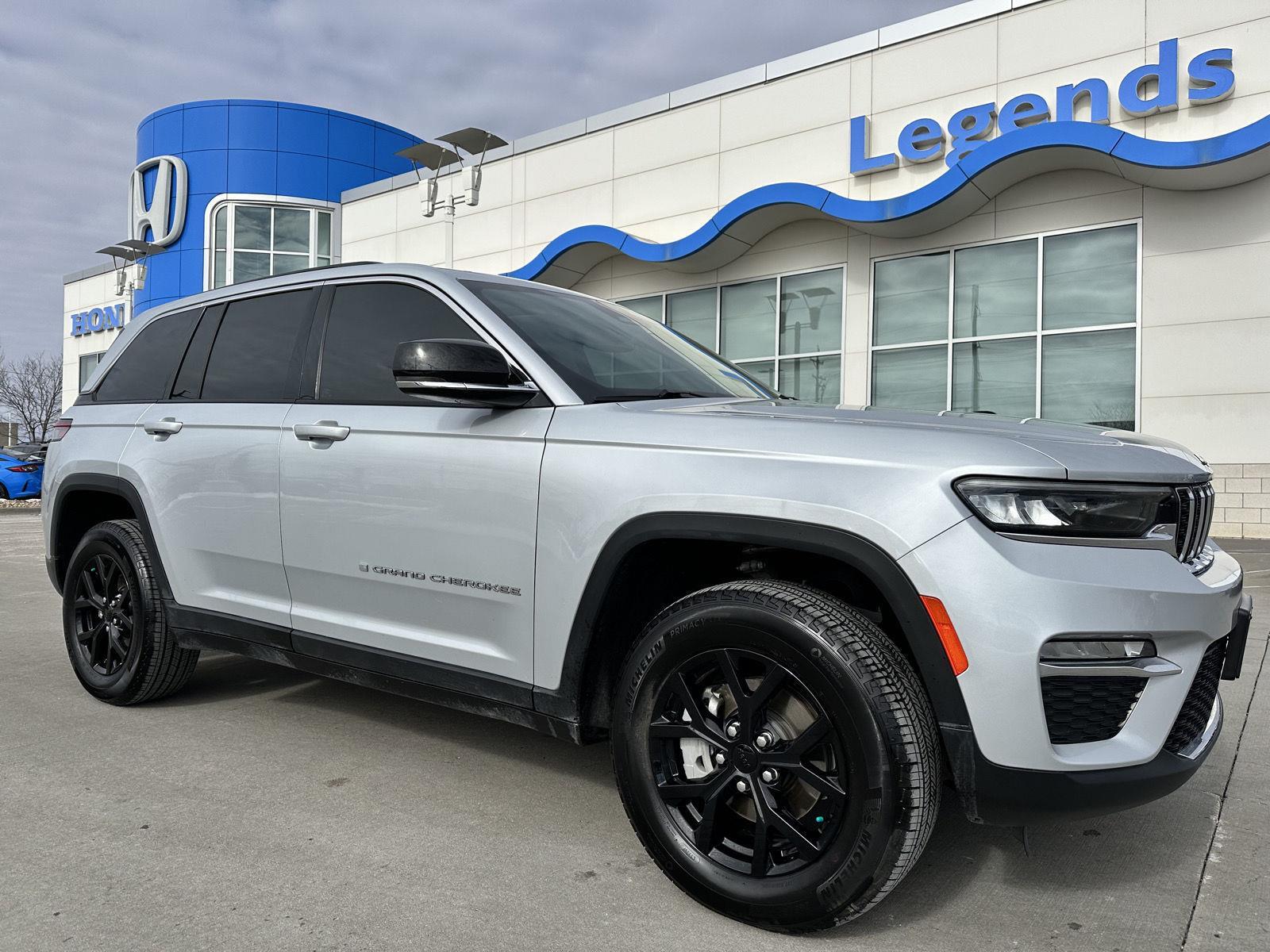 Used 2022 Jeep Grand Cherokee Limited with VIN 1C4RJHBG0N8594322 for sale in Kansas City