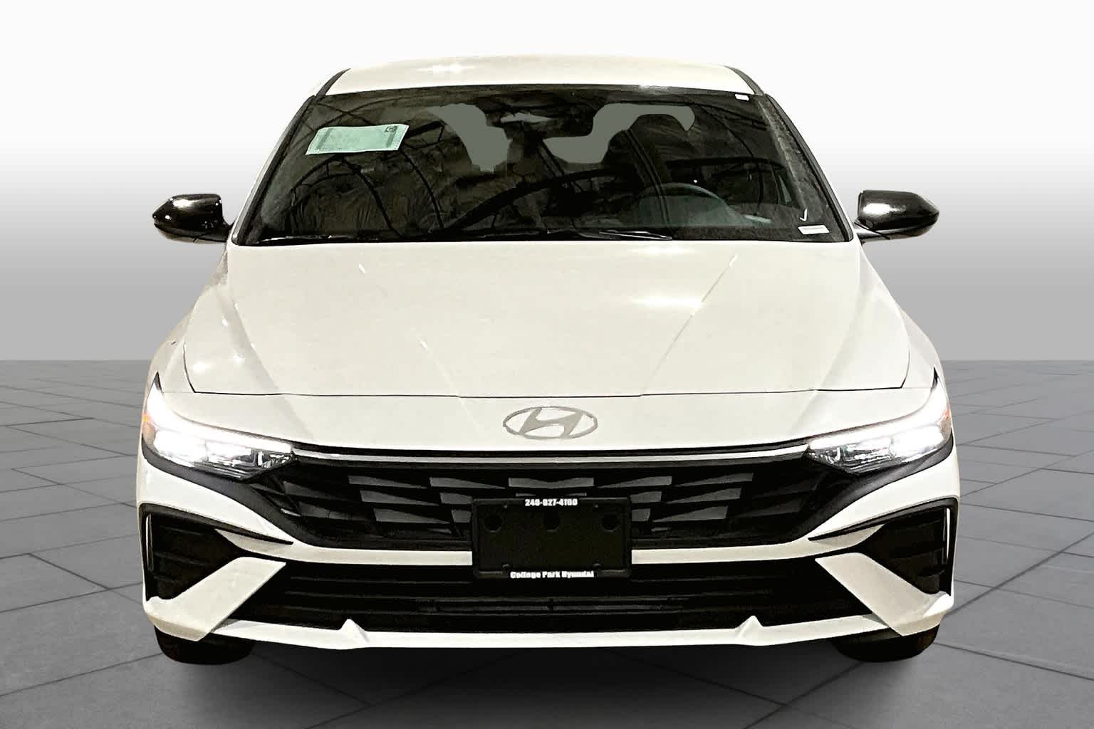 2025 Hyundai Elantra SEL Sport photo 3