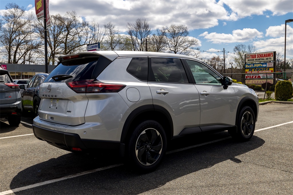 2025 Nissan Rogue SV photo 5