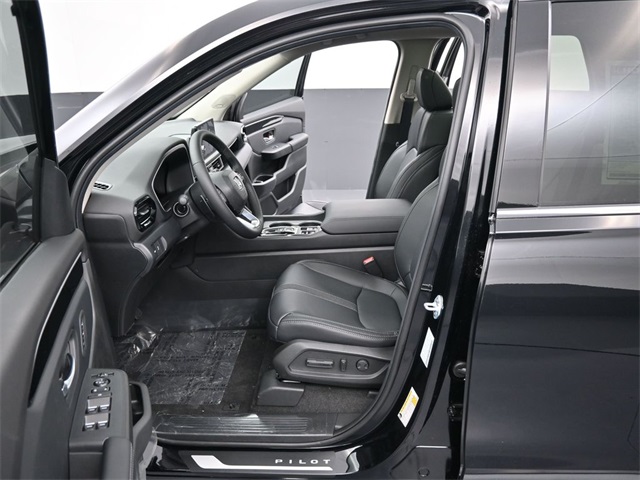 2025 Honda Pilot Touring photo 4