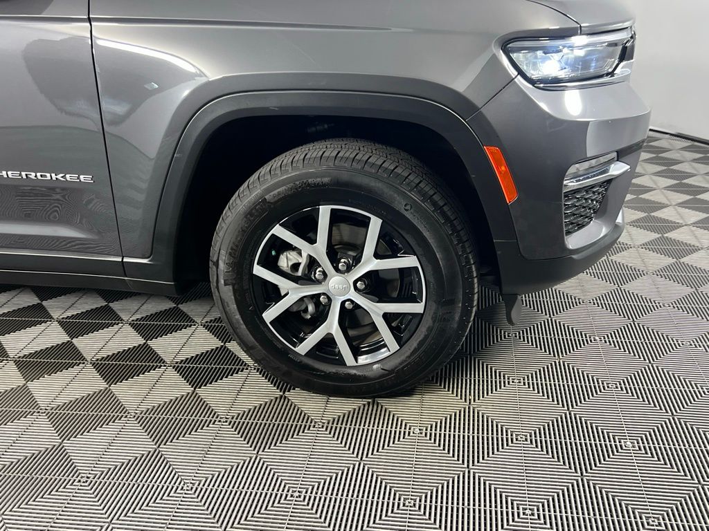 2024 Jeep Grand Cherokee Limited photo 8