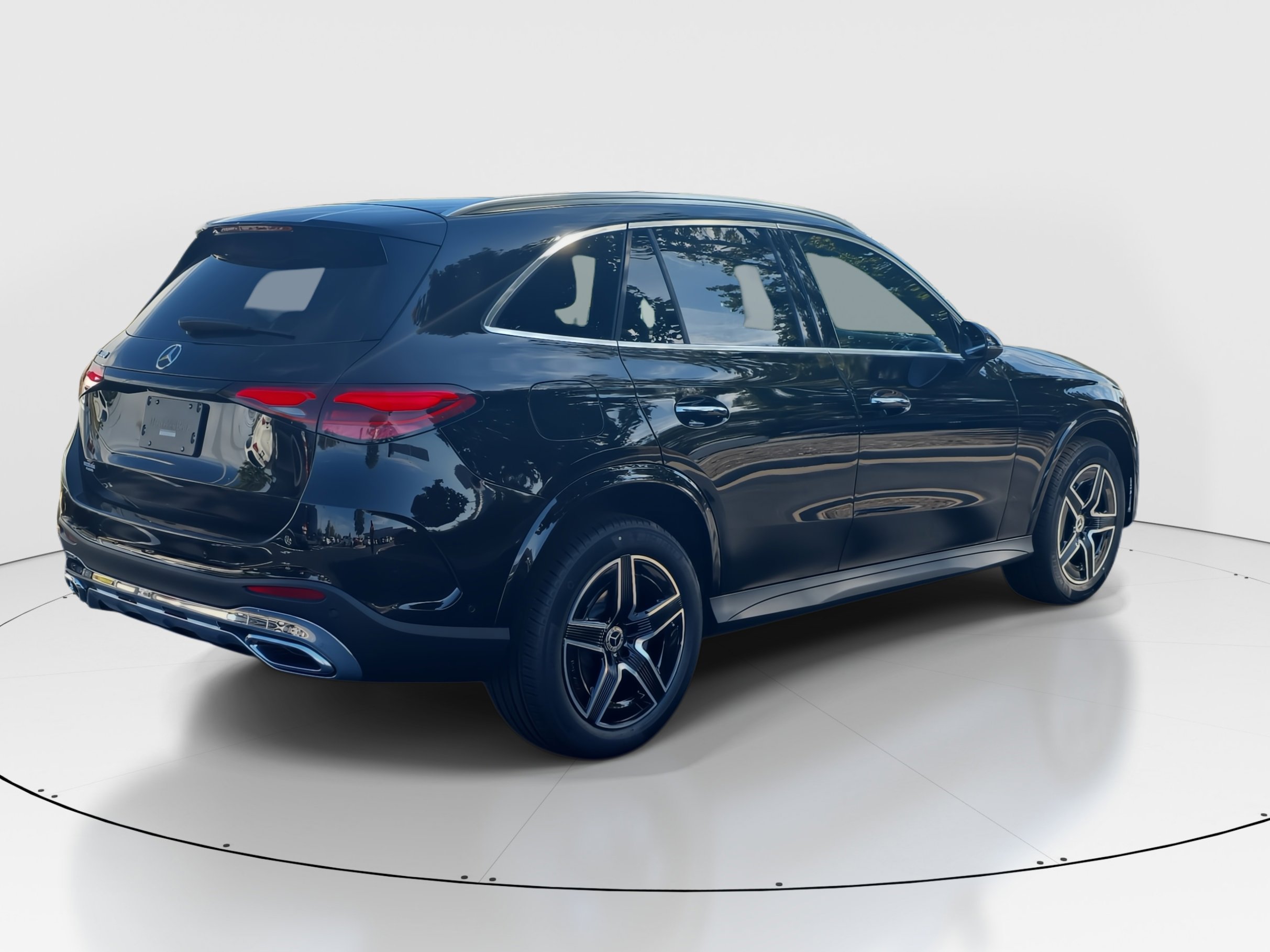 2026 Mercedes Benz GLC 300 photo 3