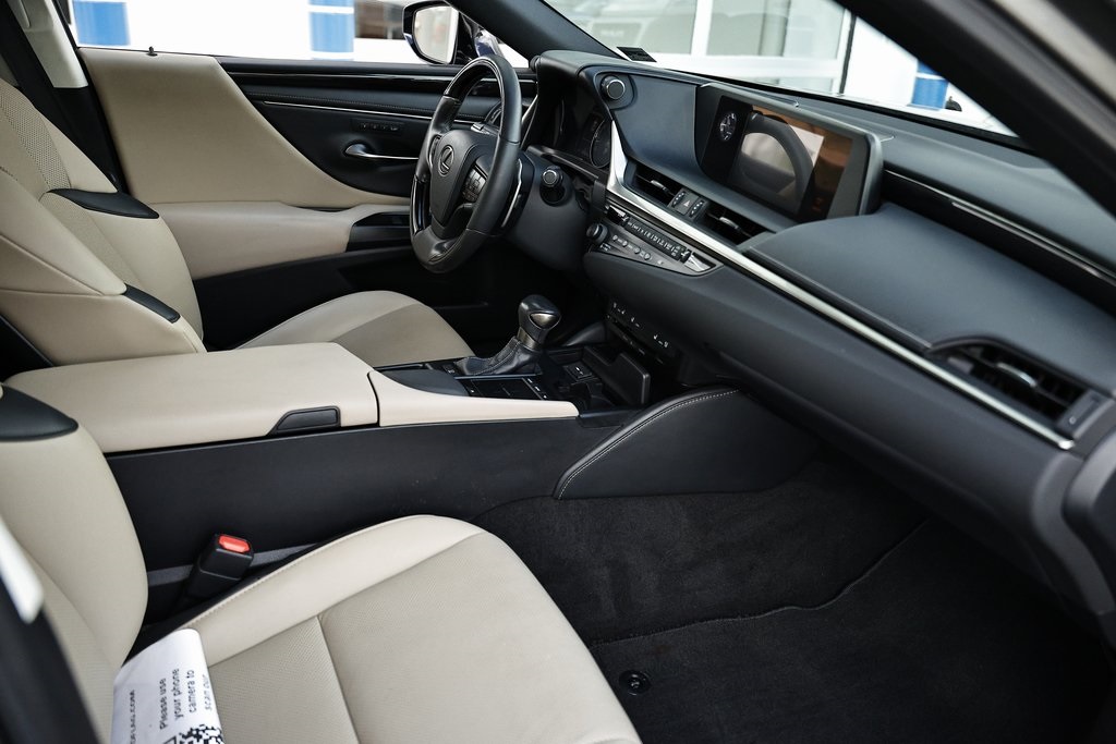 2019 Lexus ES 350 photo 28
