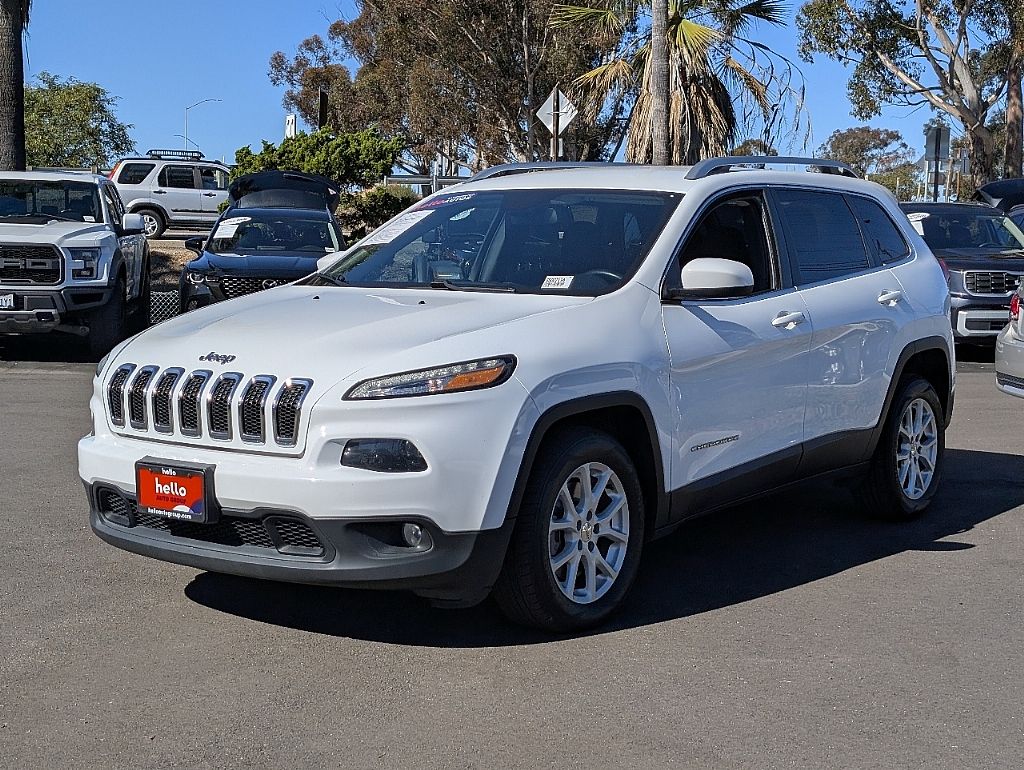 2016 Jeep Cherokee Latitude photo 2