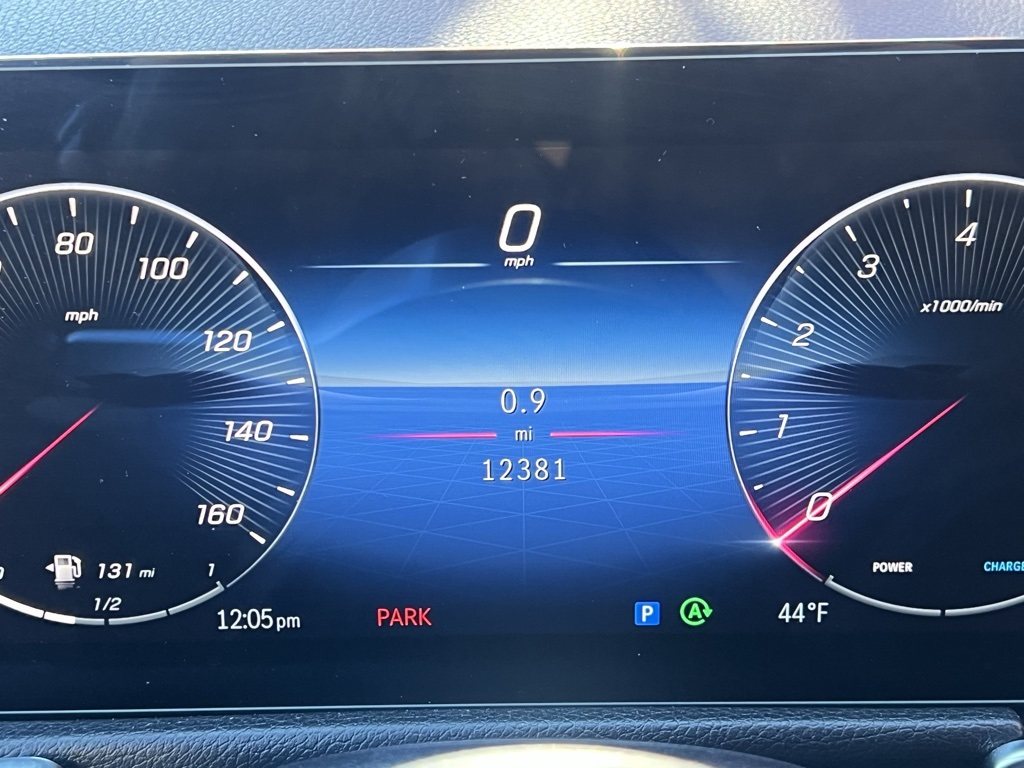 2024 Mercedes Benz GLB 250 4MATIC photo 4