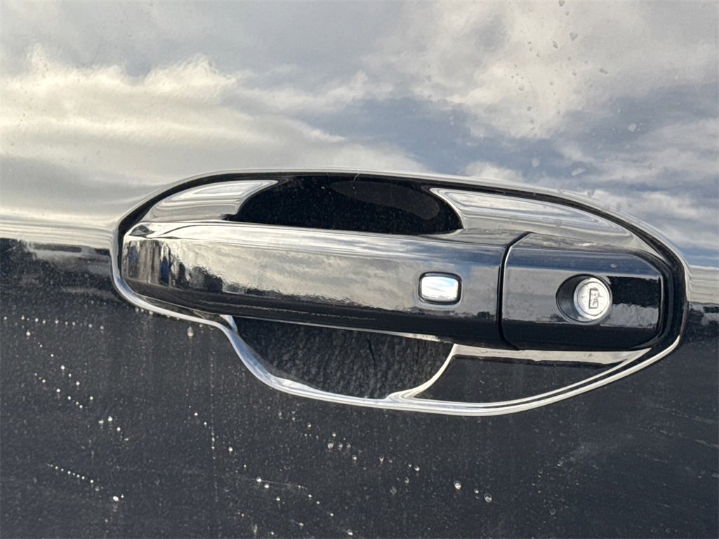 2025 Gmc Sierra EV Denali photo 13