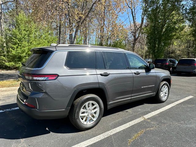 2025 Jeep Grand Cherokee Laredo photo 5
