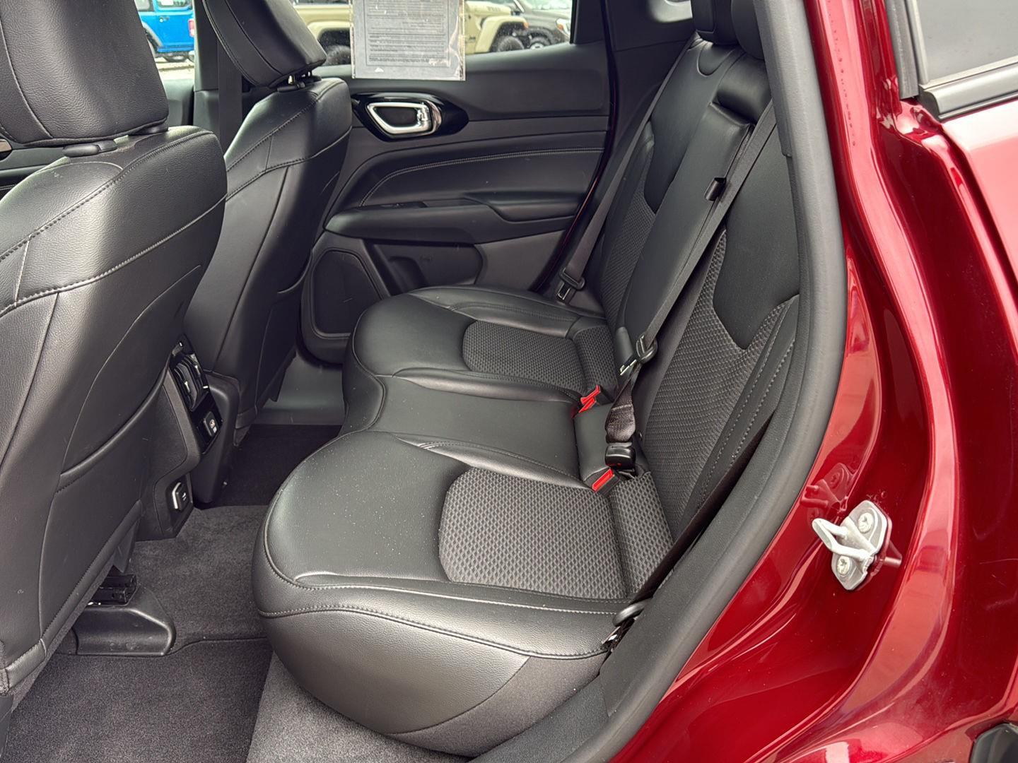 2022 Jeep Compass Altitude photo 8