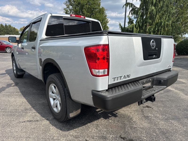 2011 Nissan Titan S Crew Cab photo 5