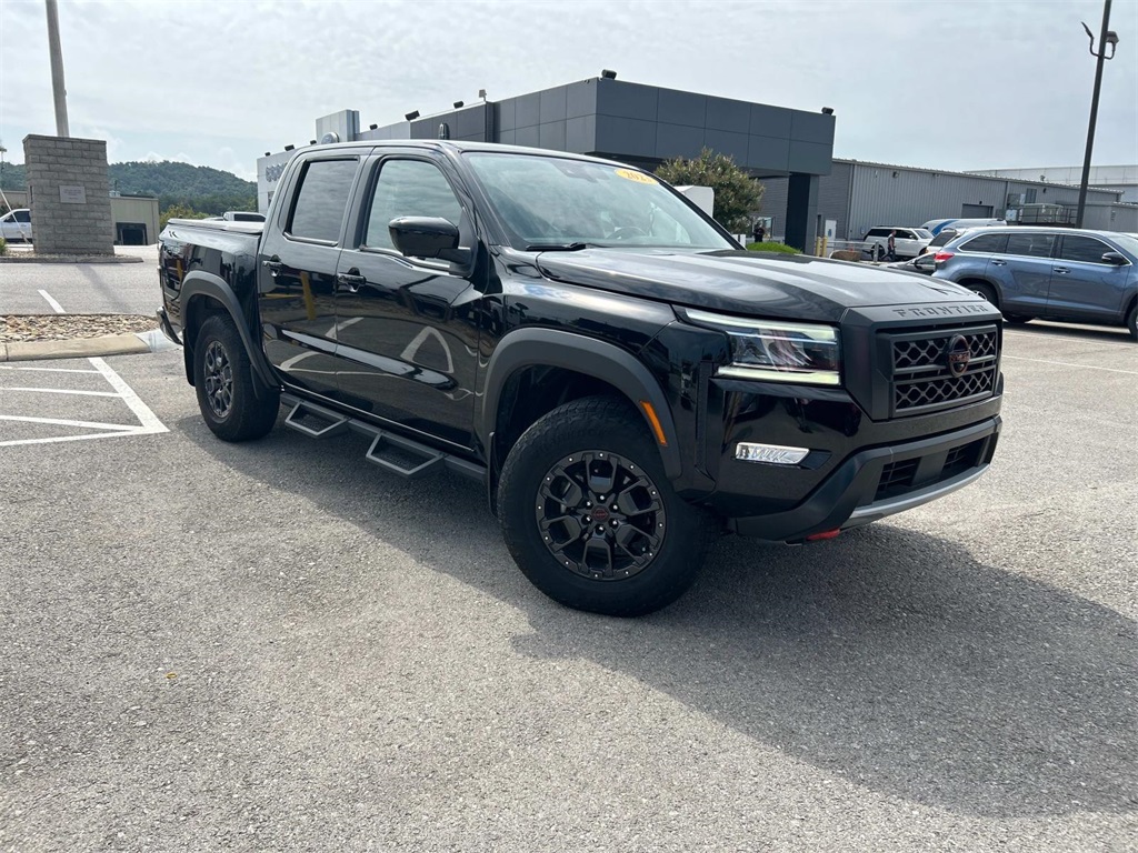 2023 Nissan Frontier PRO-4X photo 2