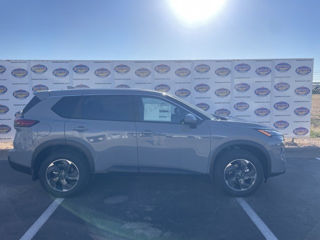 2026 Nissan Rogue SV's photo