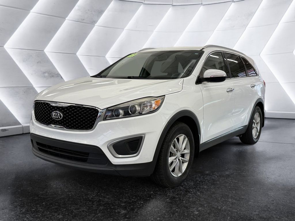 2017 Kia Sorento LX photo 2