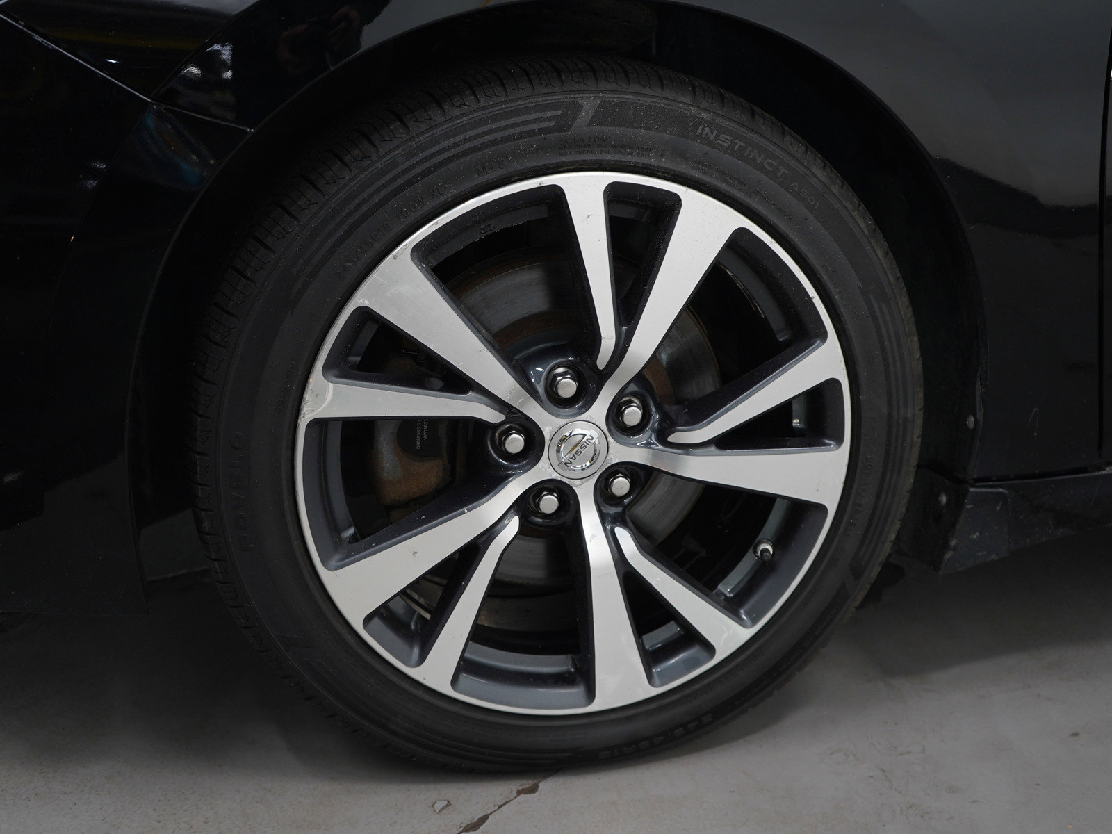 2017 Nissan Maxima SV photo 25