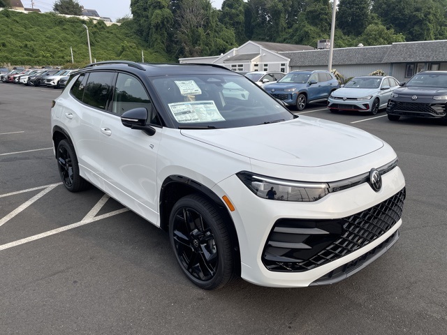2025 Volkswagen Tiguan SE R-Line Black photo 3