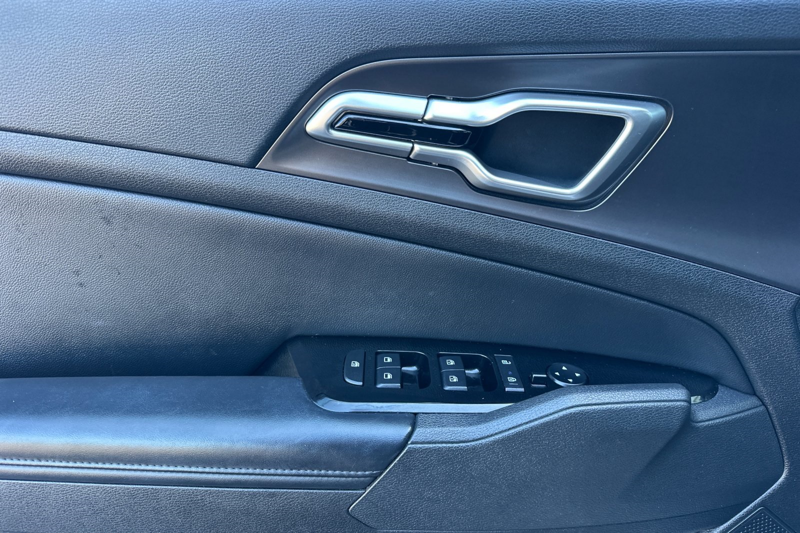 2023 Kia Sportage EX photo 7