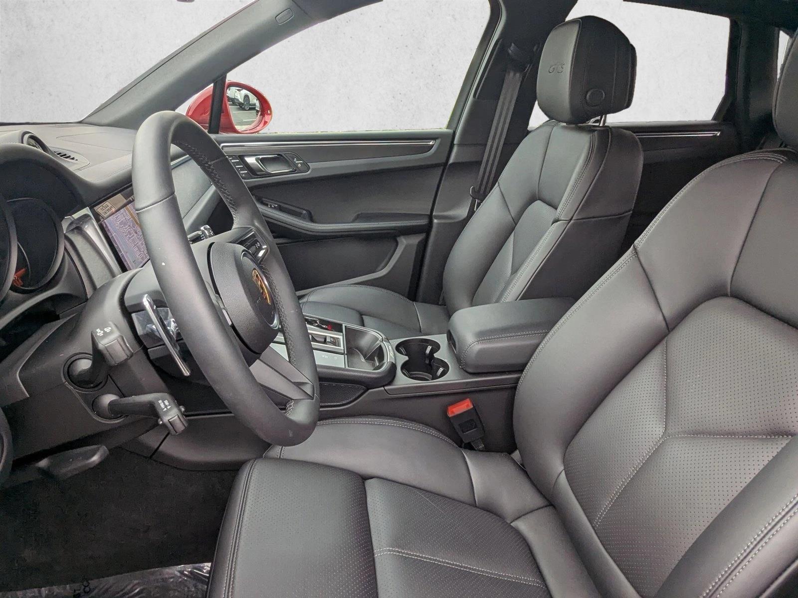 2025 Porsche Macan GTS photo 15