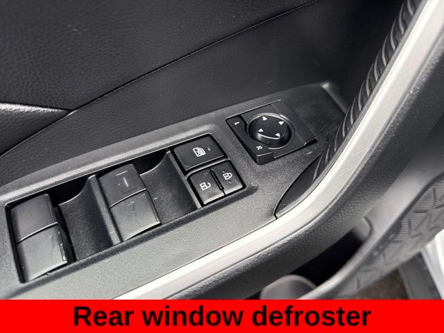 2024 Toyota RAV4 LE photo 4