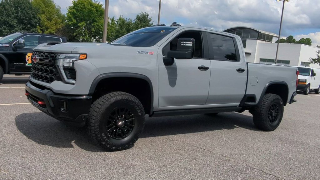 2024 Chevrolet Silverado 2500HD ZR2 photo 4