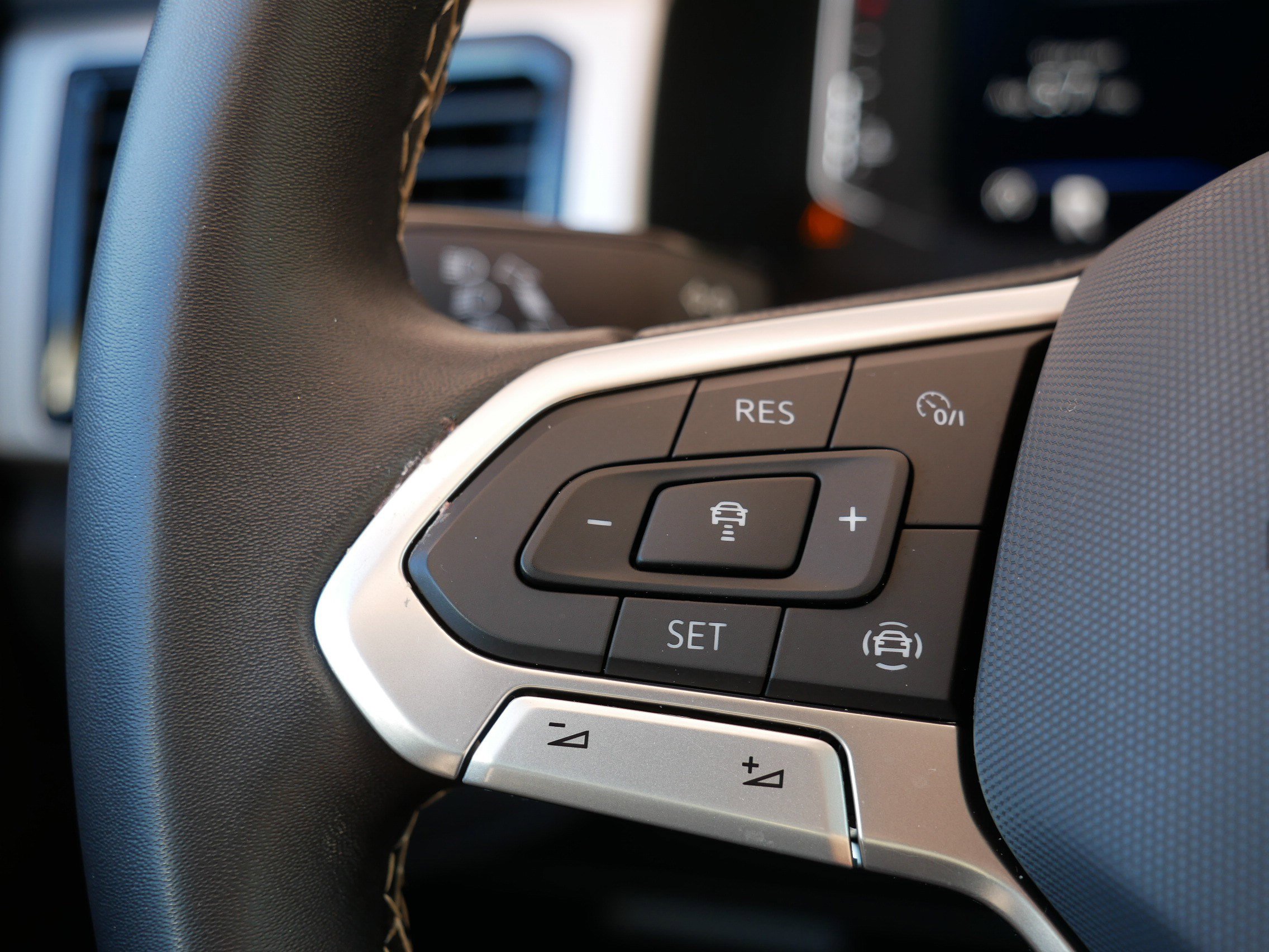 2023 Volkswagen Atlas V6 SE Technology photo 28