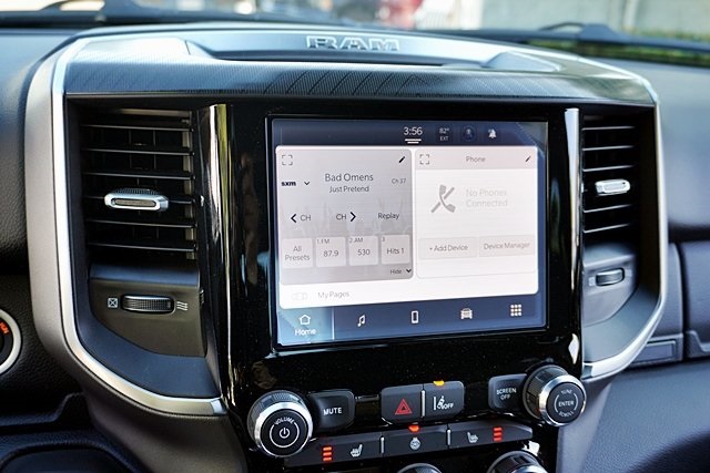 New 2026 Diamond Black Crystal Pearl-Coat Exterior Paint RAM Big Horn/Lone Star image 29