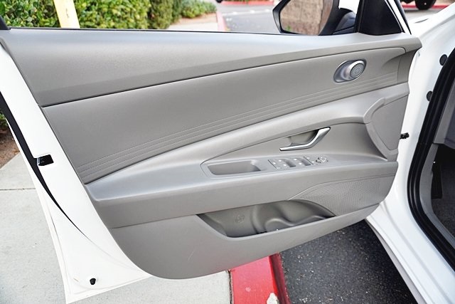 Used 2024 White Hyundai SEL image 20