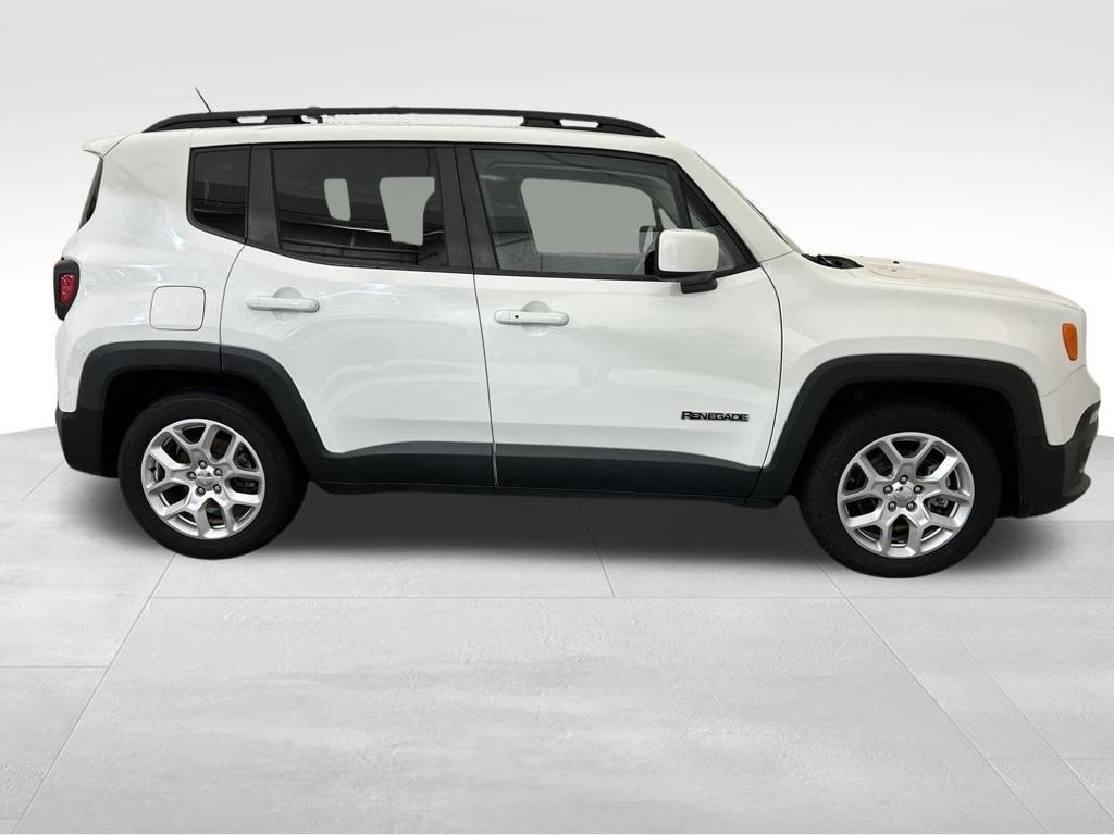 2017 Jeep Renegade Latitude North Edition photo 11
