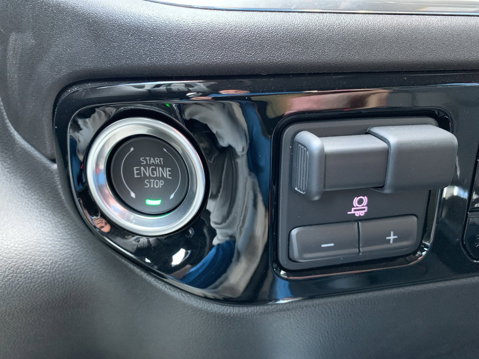 2025 Chevrolet Silverado 1500 LTZ photo 26