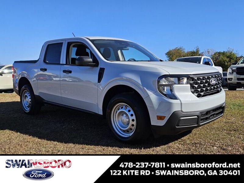 2025 Ford Maverick XL's photo