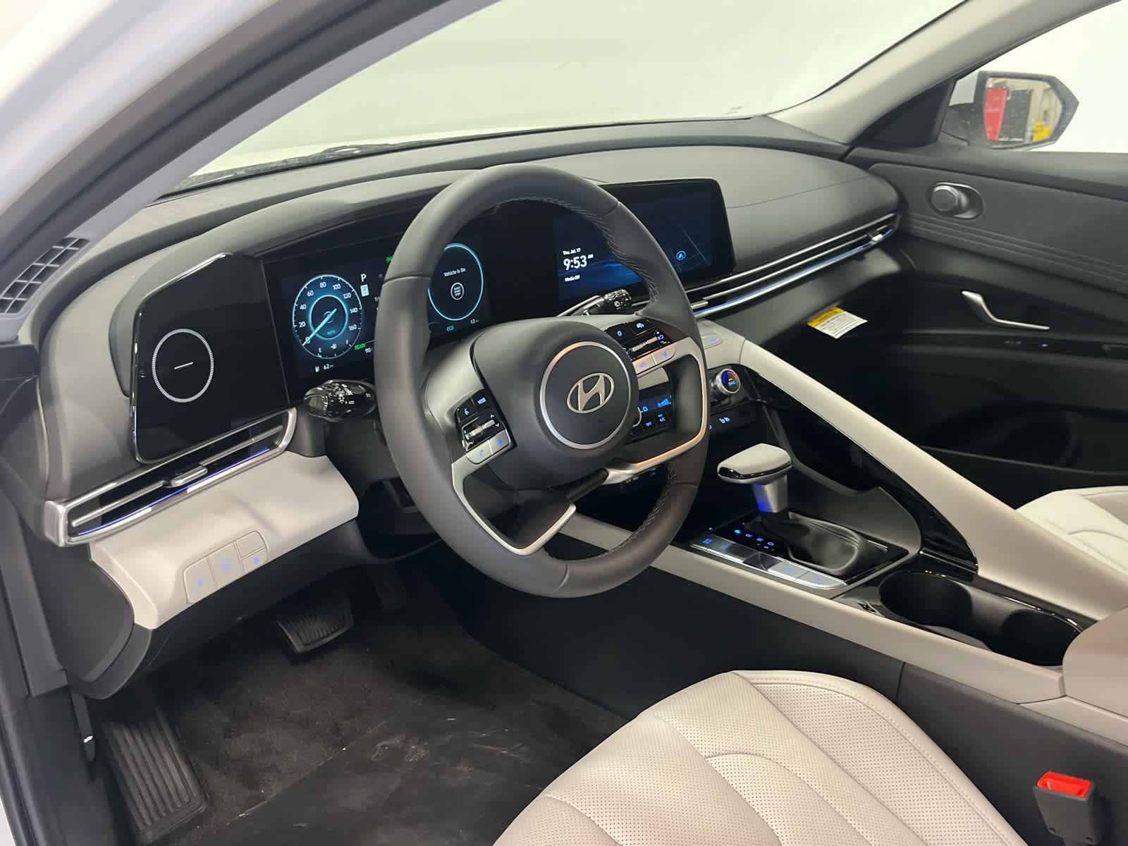 2025 Hyundai Elantra Hybrid Limited photo 27