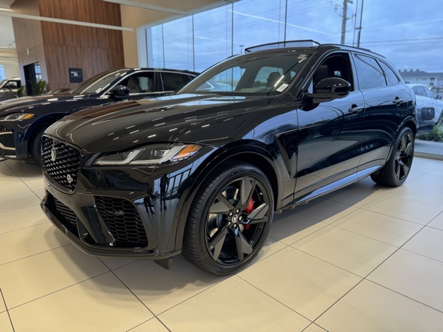 2026 Jaguar F-Pace SVR's photo